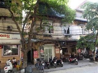 Mặt phố đường thành  vị trí giao thoa giữa hàng bông, hàng điếu, hàng da, hà trung.
