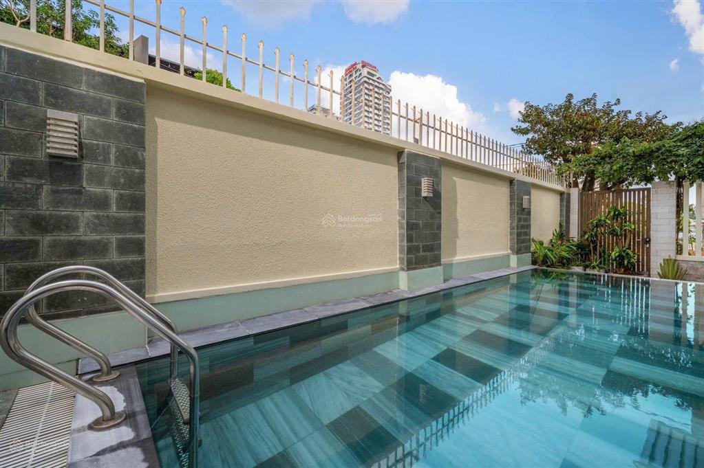 Cho thuê villa 3 tầng gần biển phạm văn đồng, sơn trà 300m², 5pn, 6 giường king, 6 wc