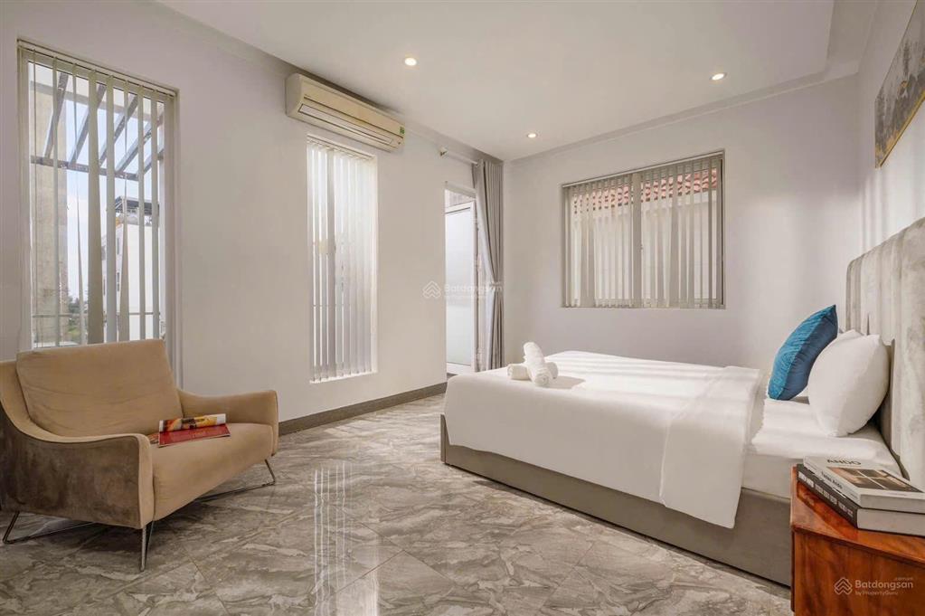 Cho thuê villa 3 tầng gần biển phạm văn đồng, sơn trà 300m², 5pn, 6 giường king, 6 wc