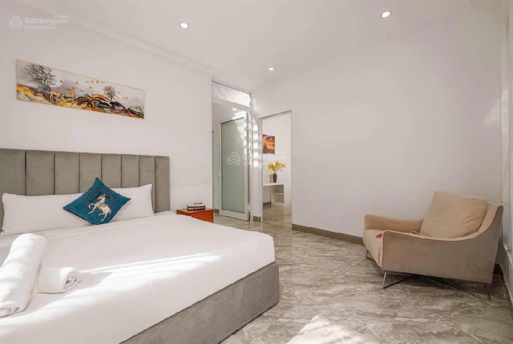 Cho thuê villa 3 tầng gần biển phạm văn đồng, sơn trà 300m², 5pn, 6 giường king, 6 wc