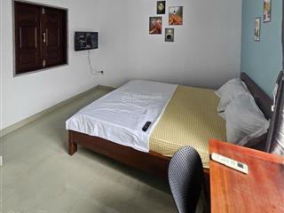 Cho thuê nhà 3 tầng nguyễn xiển, gần minh mạng, crowne  thiết kế 5 phòng ngủ, 3 wc, bếp rộng =