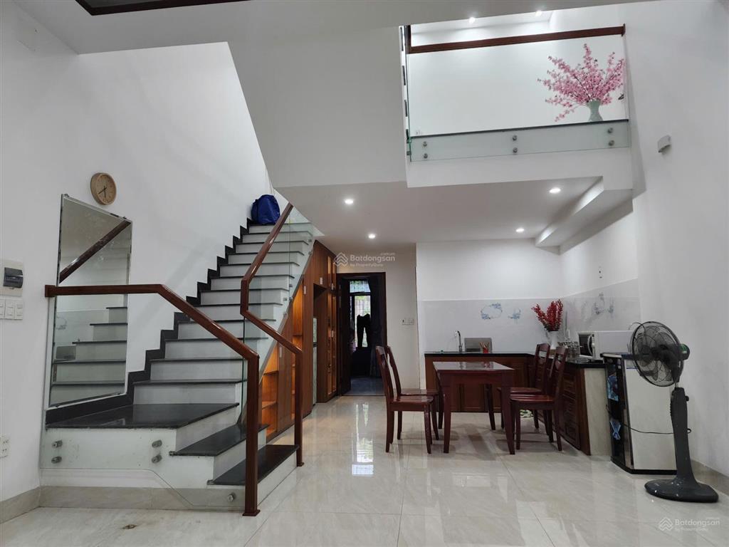 Cho thuê nhà 3 tầng mặt tiền đoàn khuê, nam việt á, 5 phòng ngủ full nội thất