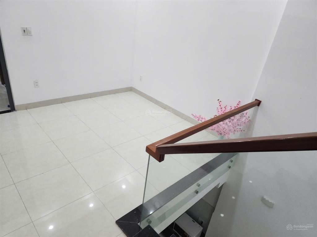 Cho thuê nhà 3 tầng mặt tiền đoàn khuê, nam việt á, 5 phòng ngủ full nội thất
