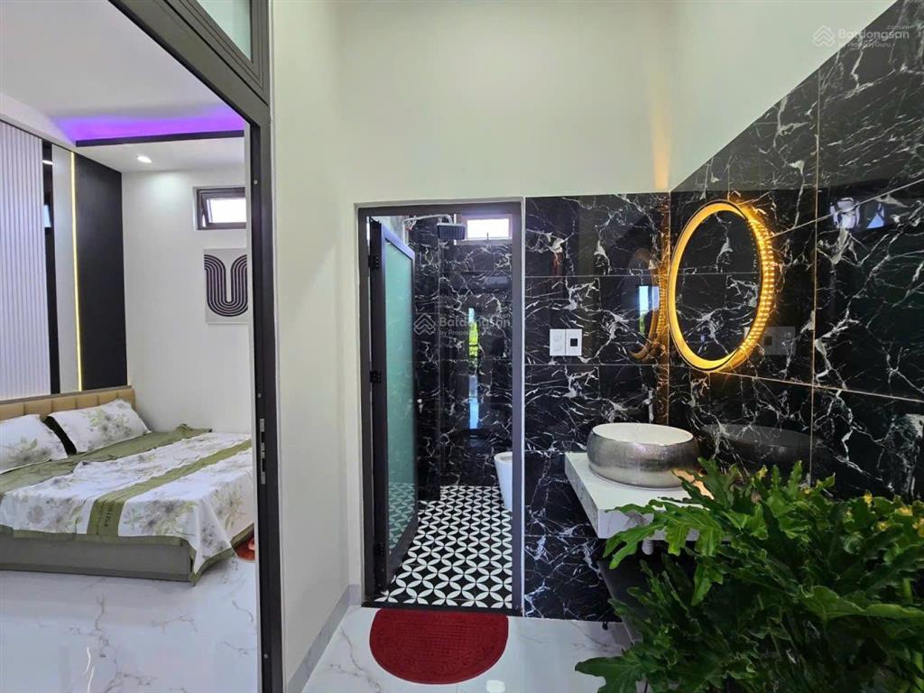 Bán nhà 3 tầng kiệt hoàng thị loan , p. hòa minh. vị trí cách đường chỉ 55m