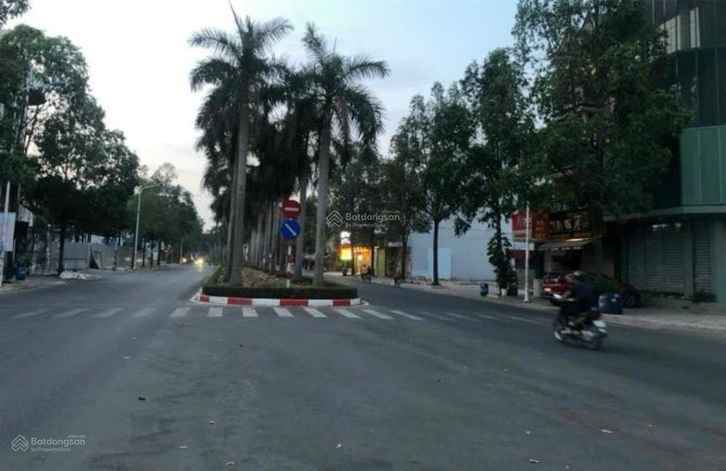 Cần bán gấp đất ngay ngã 3 gần ngay ql13 vào trung tâm, cách vạn phúc 3km và chợ đầu mối 5p.