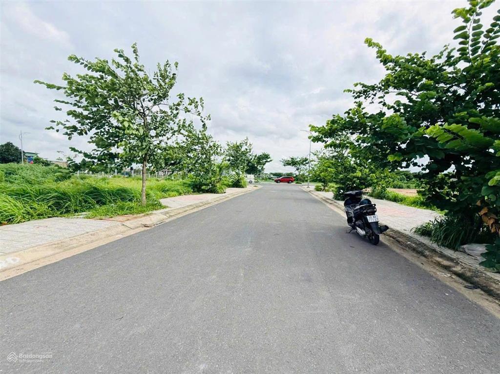 Chủ đất để lại sản phẩm trong khu tđc tân mai biên hoà cách vincom 300m  shr sang tên công chứng