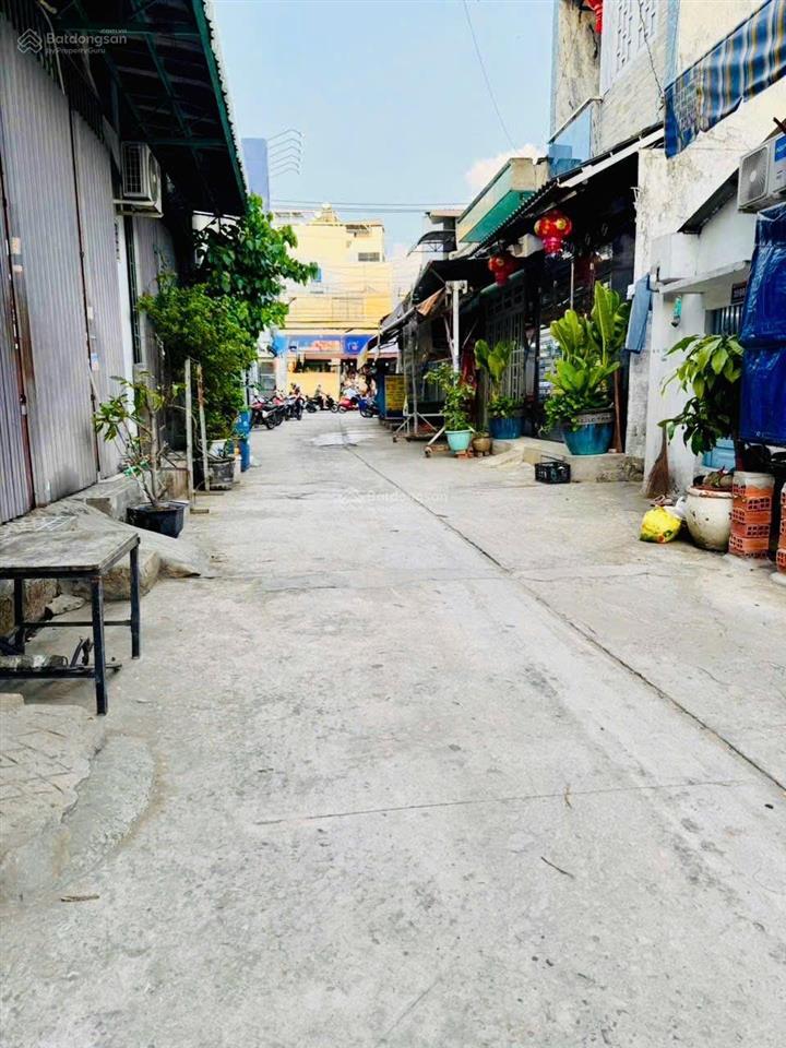 Hiếm, 83m2,chỉ 5.3 tỷ, chính chủ bán nhà bình trị đông, bình tân, hẻm xe hơi