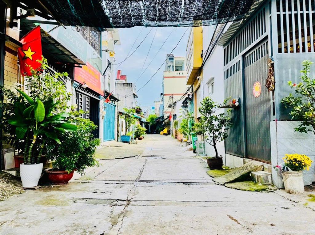 Bình tân, 78m2, 2 tầng btct, hẻm xe hơi vào nhà, chỉ 4.95 tỷ