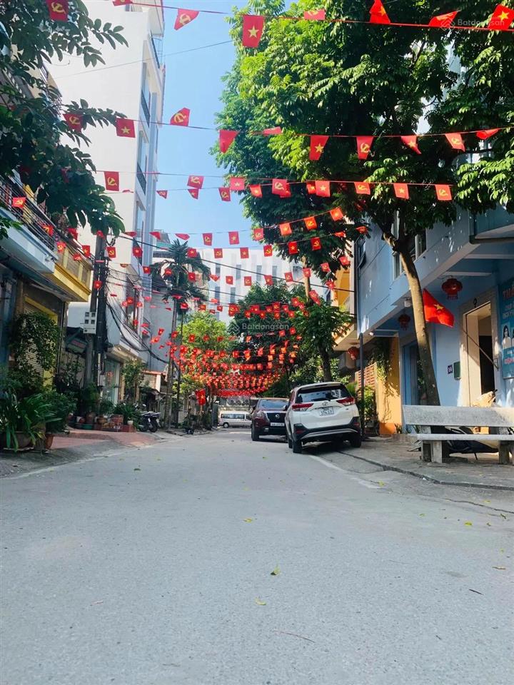 Nhà 2 mặt ngõ phân lô  view công viên gara ô tô vị trí trung tâm hạ tầng phát triển.