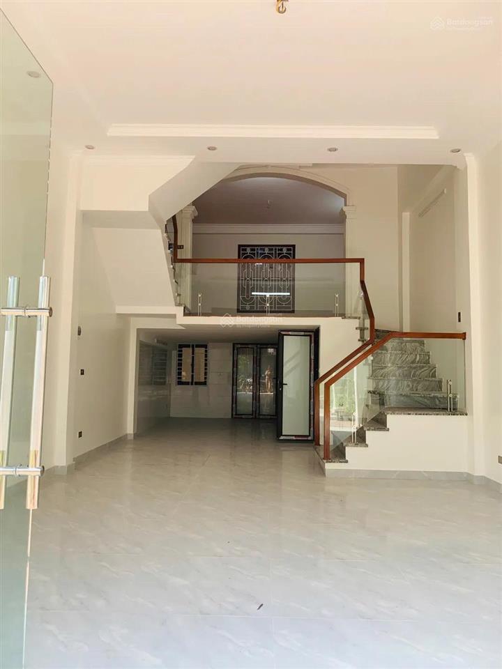 Nhà 2 mặt ngõ phân lô  view công viên gara ô tô vị trí trung tâm hạ tầng phát triển.