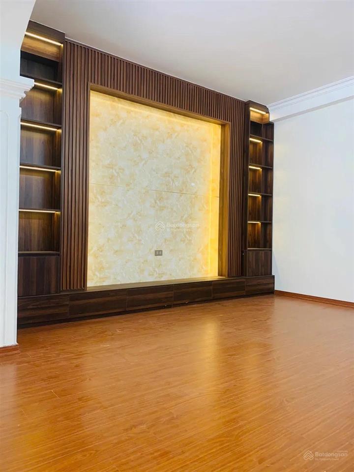 Nhà 2 mặt ngõ phân lô  view công viên gara ô tô vị trí trung tâm hạ tầng phát triển.