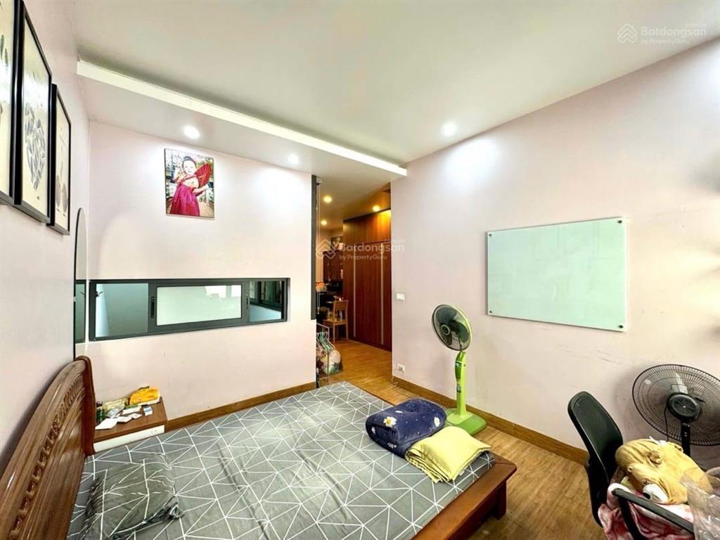 Bán nhà ở lĩnh nam, 33,3 tỷ, 75m2, pháp lý đầy đủ, nội thất cơ bản