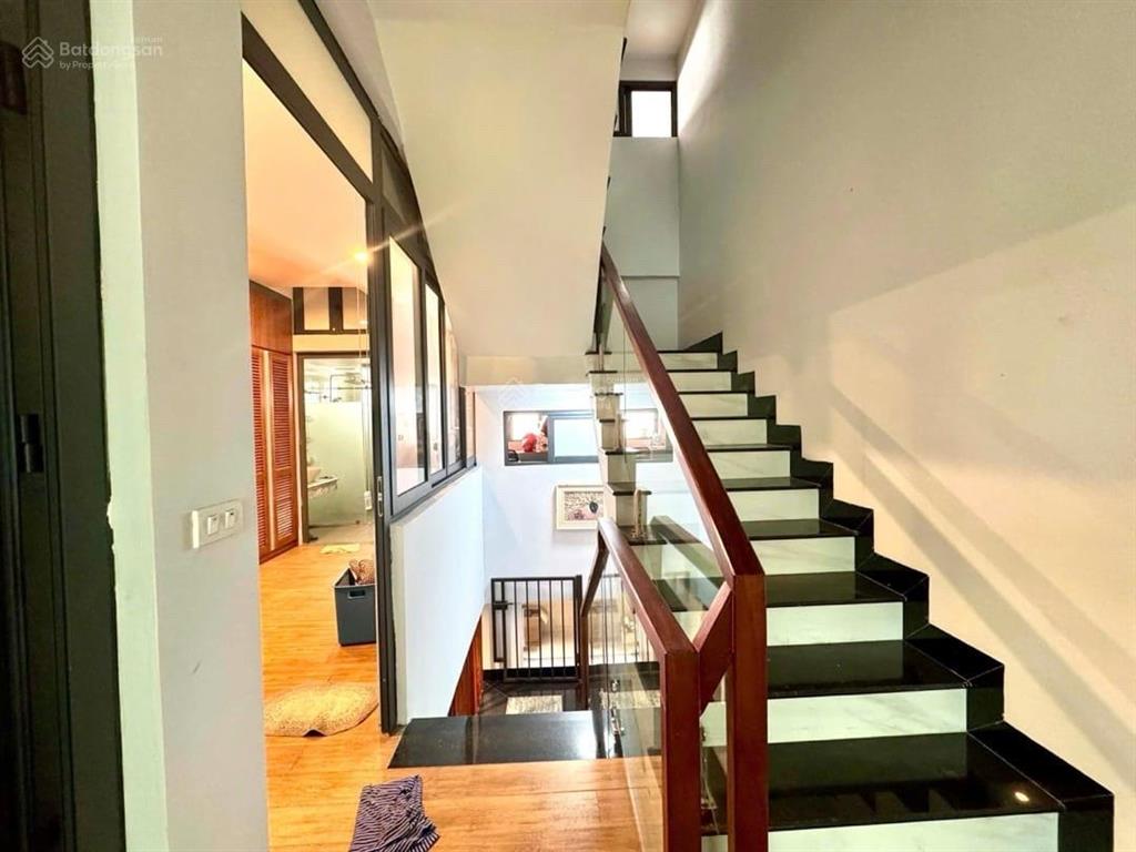 Cần bán shophouse trong kđt gamuda 75m2 x 5t có vỉa hè đường trước nhà 2 làn xe oto