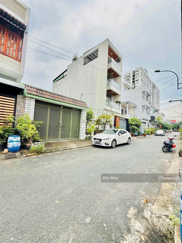 Nhà mặt tiền ngay đào trinh nhất ngang 5.2m cách phạm văn đồng 300m  dt ~ 110m2  vuông vức như a4