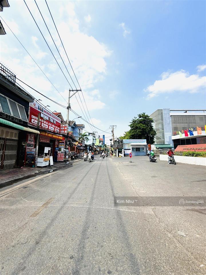 Post chdv góc 2 mt thoáng ngang 5.5m chỉ 100m ra dh ngân hàng  gpxd hầm 5 tầng rất an ninh dân tri