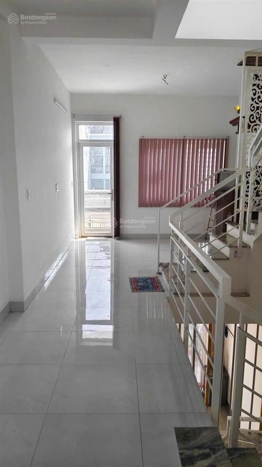 Nhà mới 3 tầng ngay hoàng diệu 2  khu tt sầm uất bậc nhất thủ đức  ngang 10m bề thế