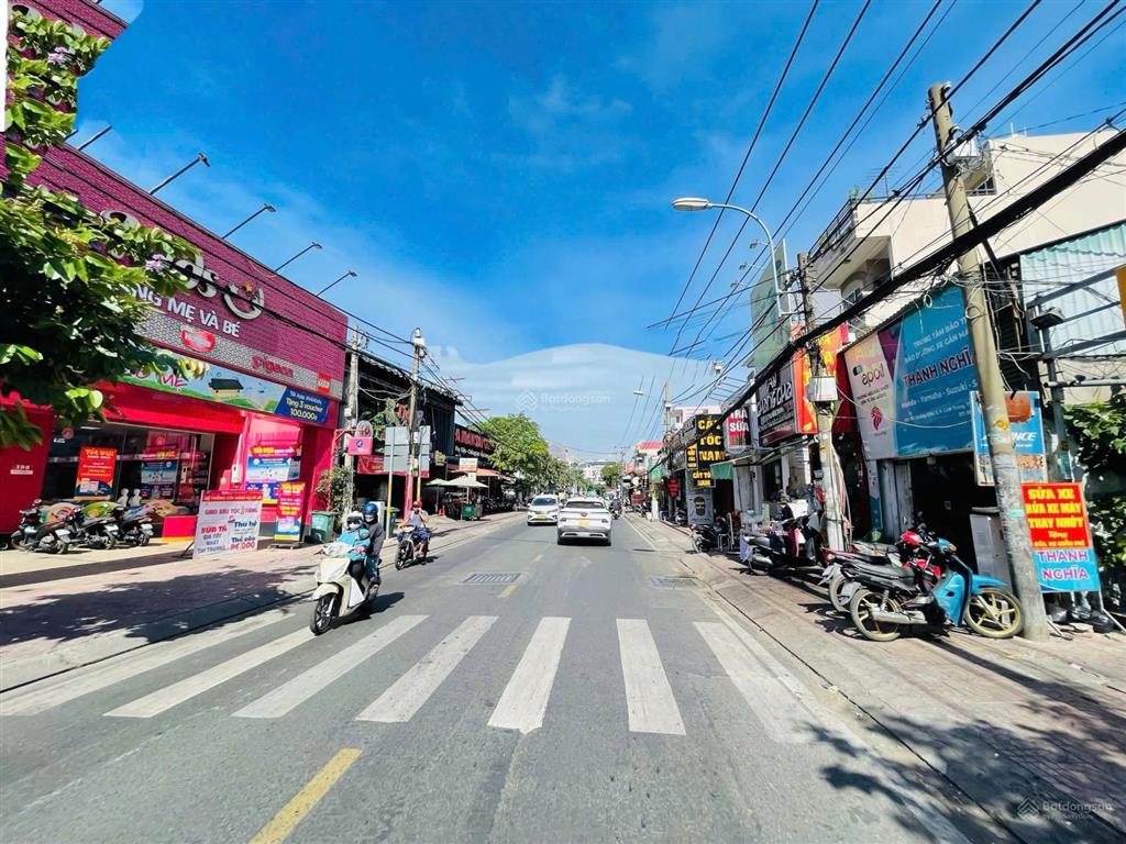 Bán nhà 4 tầng mặt tiền kinh doanh ngay kha vạn cân, ngang 5m  dt 130m2  kd sầm uất đêm ngày
