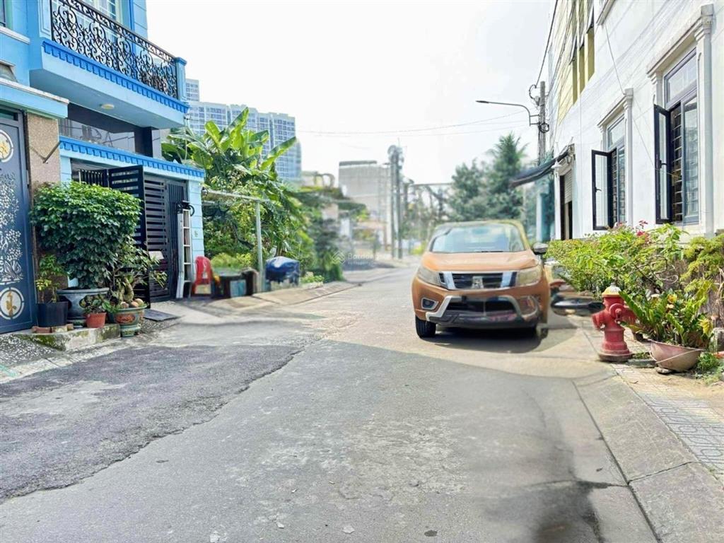 Bán gấp nhà riêng 4pn, 4wc, 134m2 tại đường 21 gần vinhomes grand park