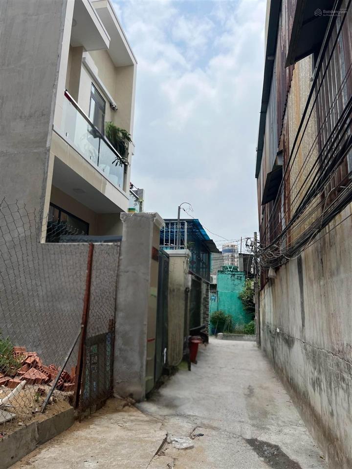Nhà mới xây trong hẻm đường nguyễn văn tăng p. long bình, tp. thủ đức.