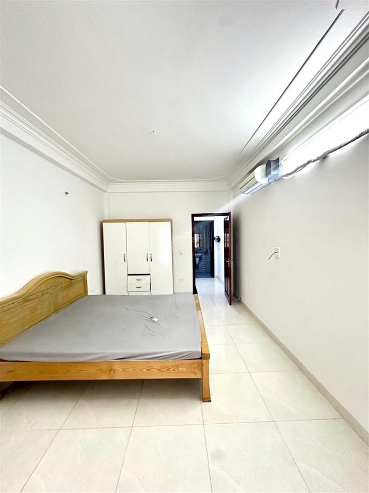 Nhà chính chủ, chỉ hơn 7 tỷ có nhà mới 35m2, ô tô đỗ cửa, dừng đỗ cách 5m, hàng xóm kđt văn khê
