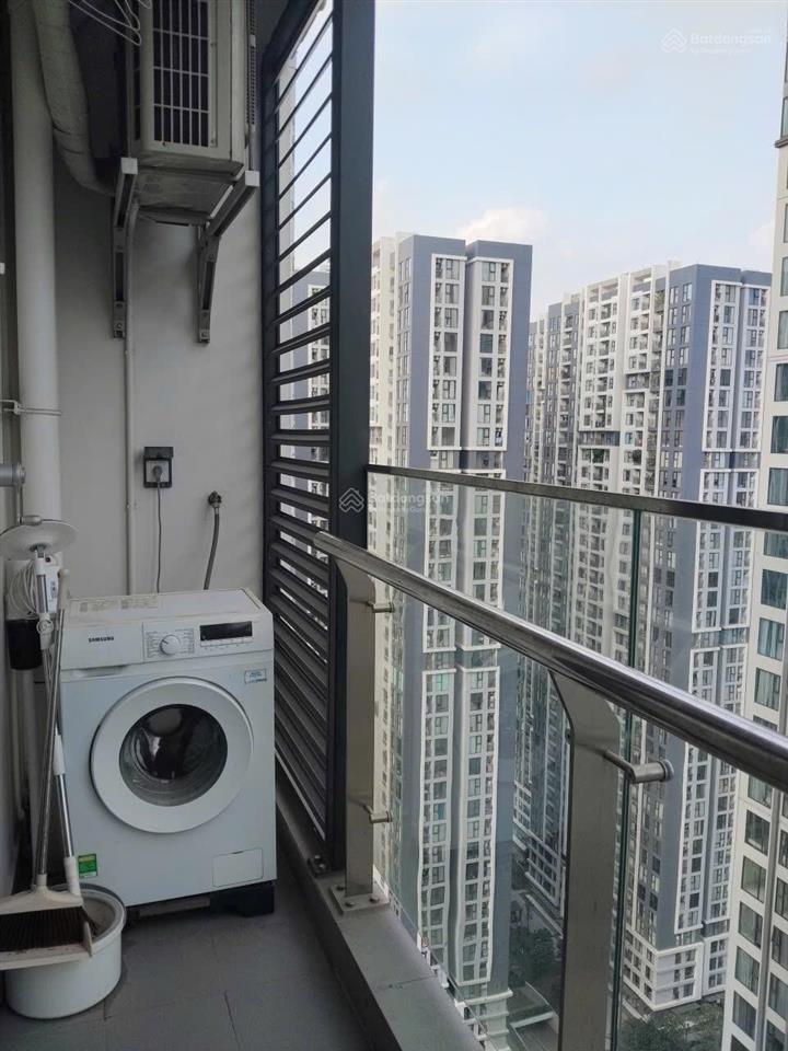 Siêu rẻ chỉ 2.2 tỷ sở hữu căn studio 28m2 full nội thất tại tòa tonkin 2 tại vinhomes smart city