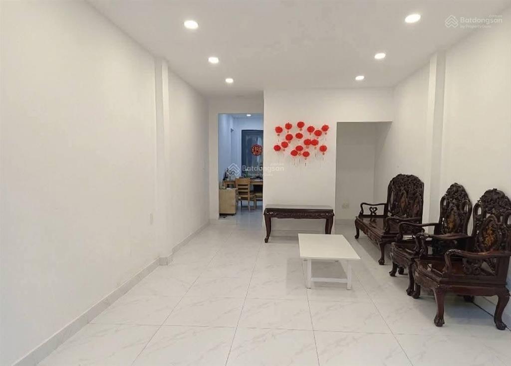 Bán nhà đẹp phạm thế hiển p6 q8  hẻm thông  2 tầng 3pn  63m2 ( 4.7m x 15m ) nở hậu  nhỉnh 5 tỷ.