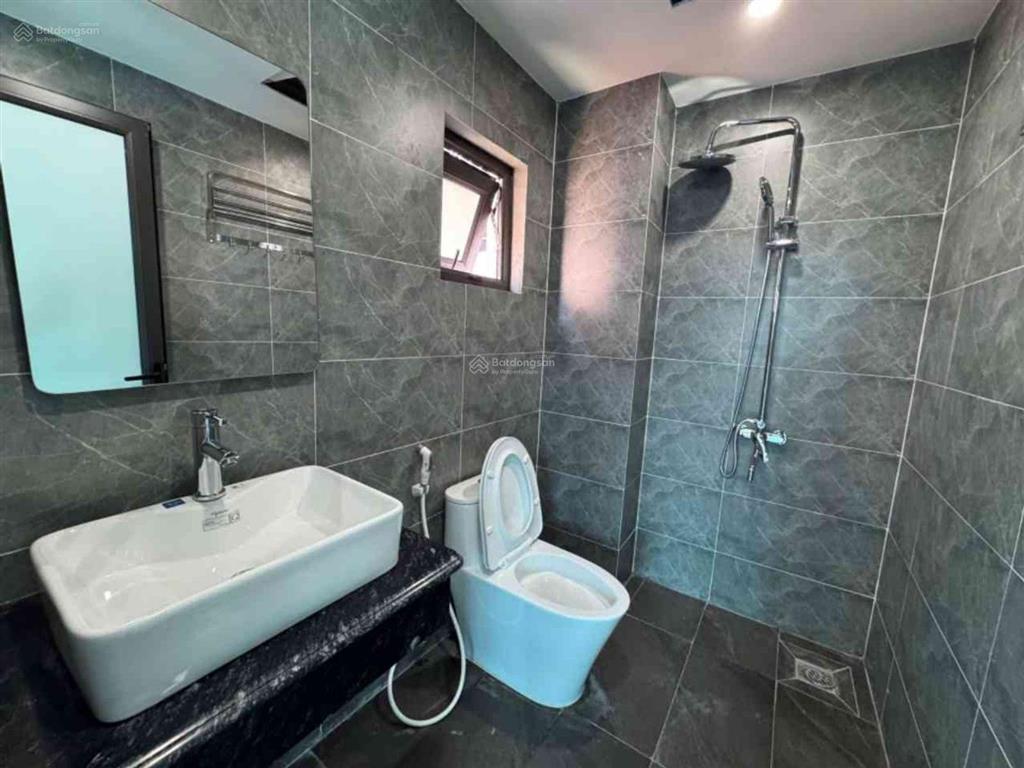 Đại mỗ lô góc  40m  6 tầng  thang máy oto gần nhà  500m ra đường đại mỗ 700m ra aeon hà đông