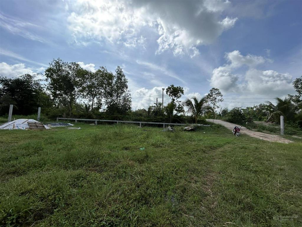 Bán đất 968,8m2 đất thổ cư xã bình hiệp (tx kiến tường cũ), tây ninh