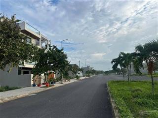 Cần bán lô đất gần ngay cầu sáng, shr, diện tích 100m2 giá tl, gần chợ, bệnh viện, kdc đầy đủ