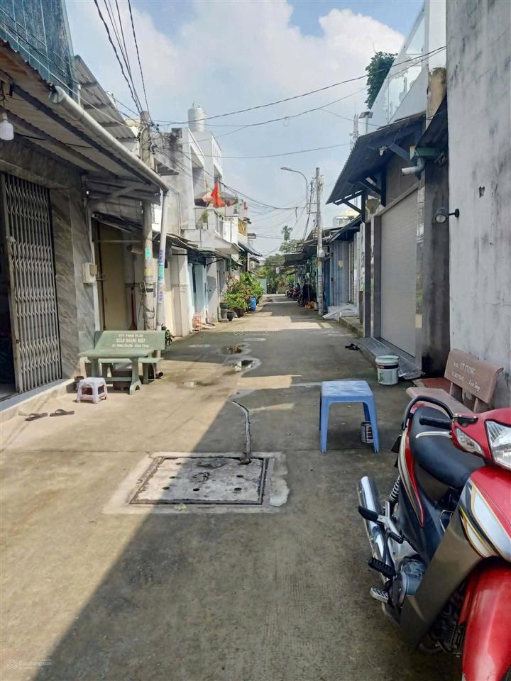 Cần tiền nên bán gấp lô đất sổ sẵn, 88m2, 3ty8, cách đường nguyễn cửu phú 100m