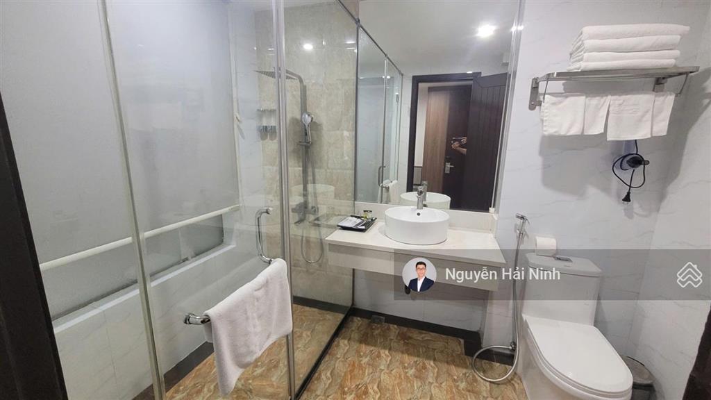 Bán khách sạn 3 sao 50 phòng trung tâm bãi cháy, quảng ninh sẵn khách du lịch