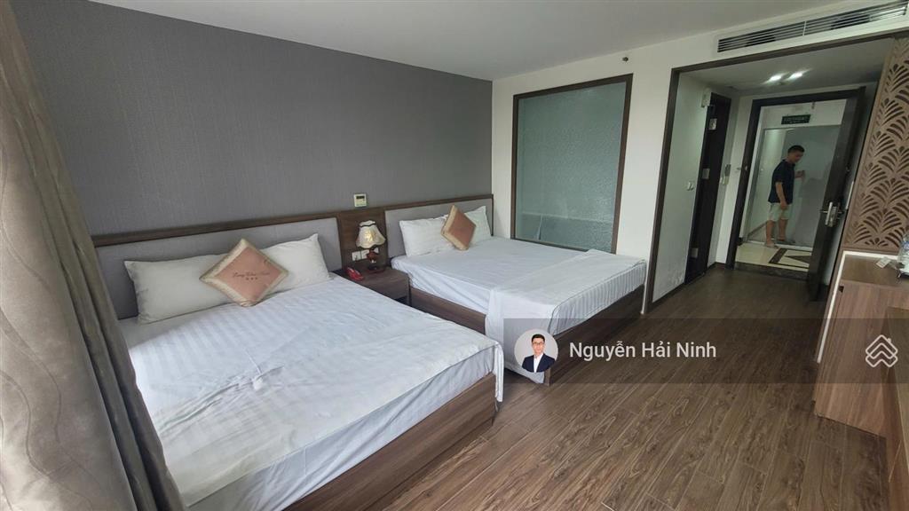 Bán khách sạn 3 sao 50 phòng trung tâm bãi cháy, quảng ninh sẵn khách du lịch