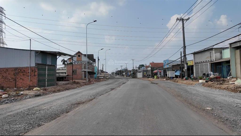 Bán gấp lô đất mặt tiền ngay hl15, kết nối biên hoà  bình dương. chỉ 1ty030/nền