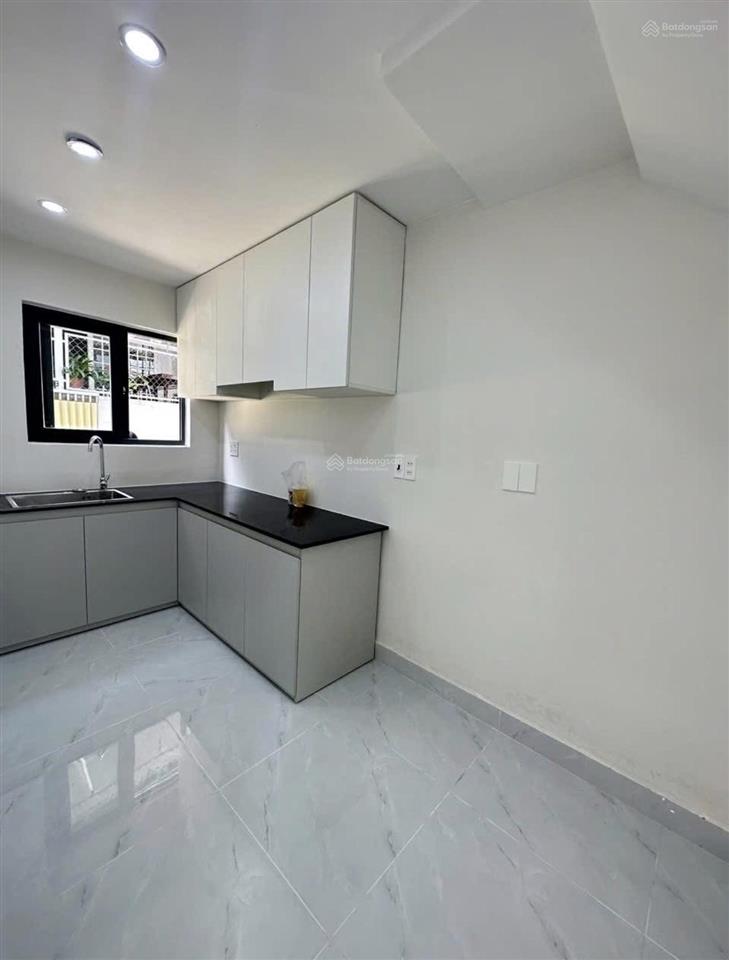 Tôi chính chủ 1tỷ830tr có sổ hồng riêng, đường số 18, xã bình hưng, tphcm về trung tâm q1 15p đi xe