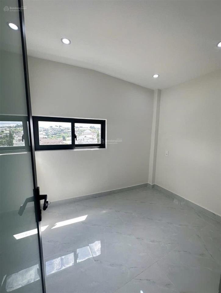 Tôi chính chủ 1tỷ830tr có sổ hồng riêng, đường số 18, xã bình hưng, tphcm về trung tâm q1 15p đi xe