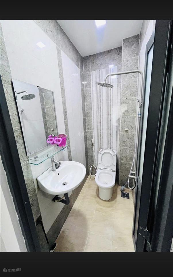 Dượng tư gửi bán nhà,1tỷ130tr có sổ hồng riêng,ở hẽm 1/,đ.trần đại nghĩa,x.tân kiên,h.bình chánh.