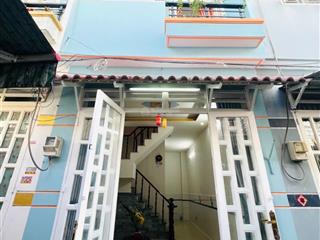Tôi cần chuyển nơi ở cần bán nhà, 1 tỷ 270 triệu sổ riêng, nhà 1 trệt, 1 lầu, 3 pn  2 wc, tphcm