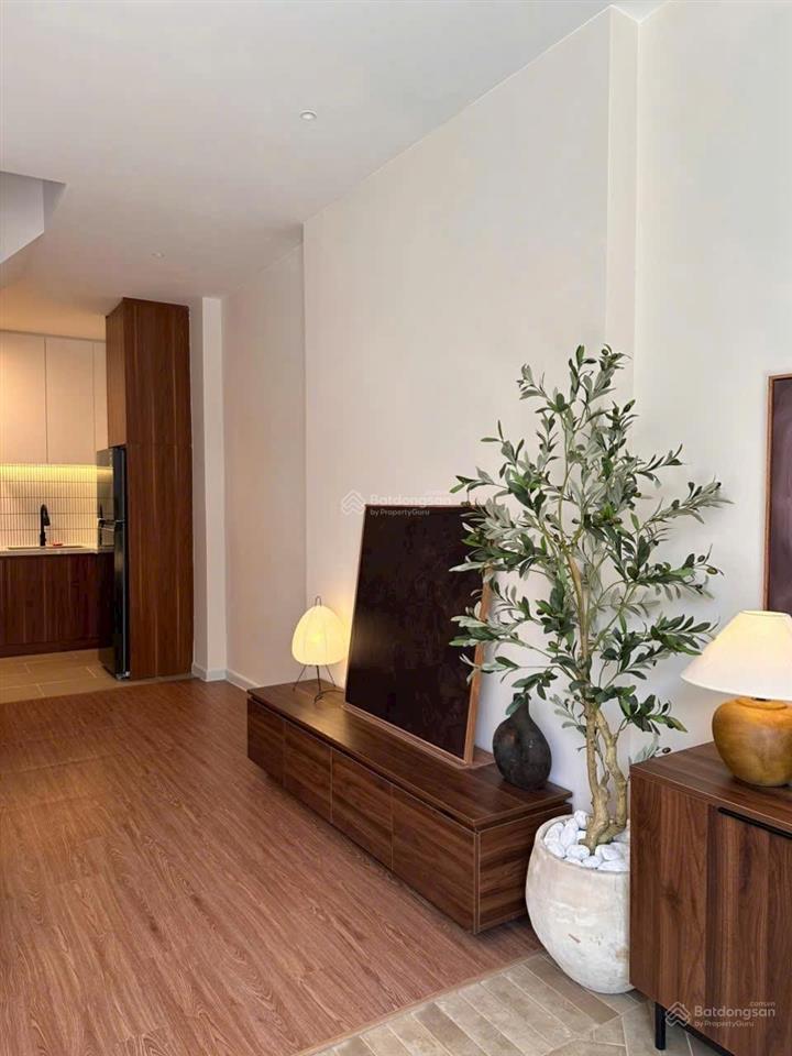 Cô 4 em gửi bán nhà giá 1 tỷ 250 triệu sổ riêng, còn thương lượng, ở gần khu chợ bình chánh, tphcm