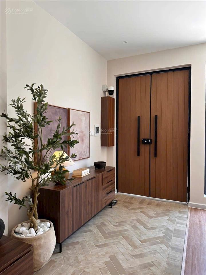 Cô 4 em gửi bán nhà giá 1 tỷ 250 triệu sổ riêng, còn thương lượng, ở gần khu chợ bình chánh, tphcm