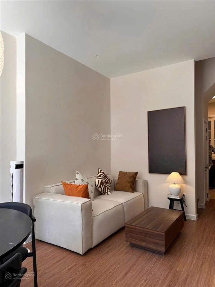 Cô 4 em gửi bán nhà giá 1 tỷ 250 triệu sổ riêng, còn thương lượng, ở gần khu chợ bình chánh, tphcm