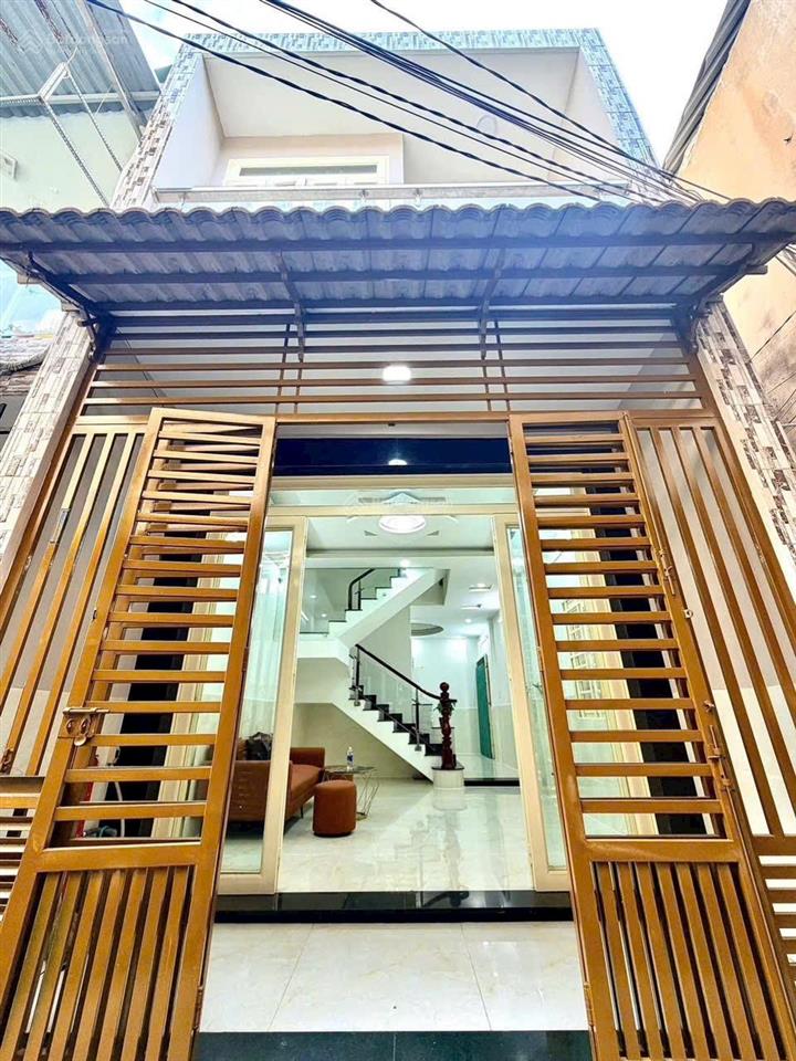 Tôi cần bán nhà mới xây lại giá 1tỷ130tr sổ riêng, còn thương lượng ở gần chợ bình chánh, tphcm