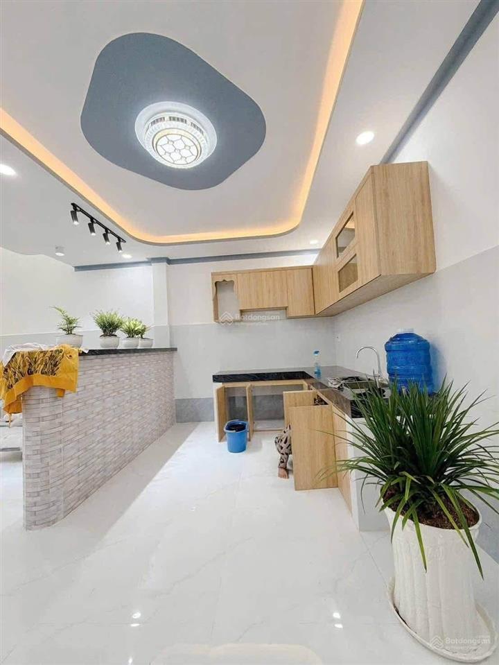 Nhà mới xây chủ gửi bán giá 1tỷ950tr,sổ riêng, còn thương lượng,hoàn công đầy đủ, tân kiên  tphcm