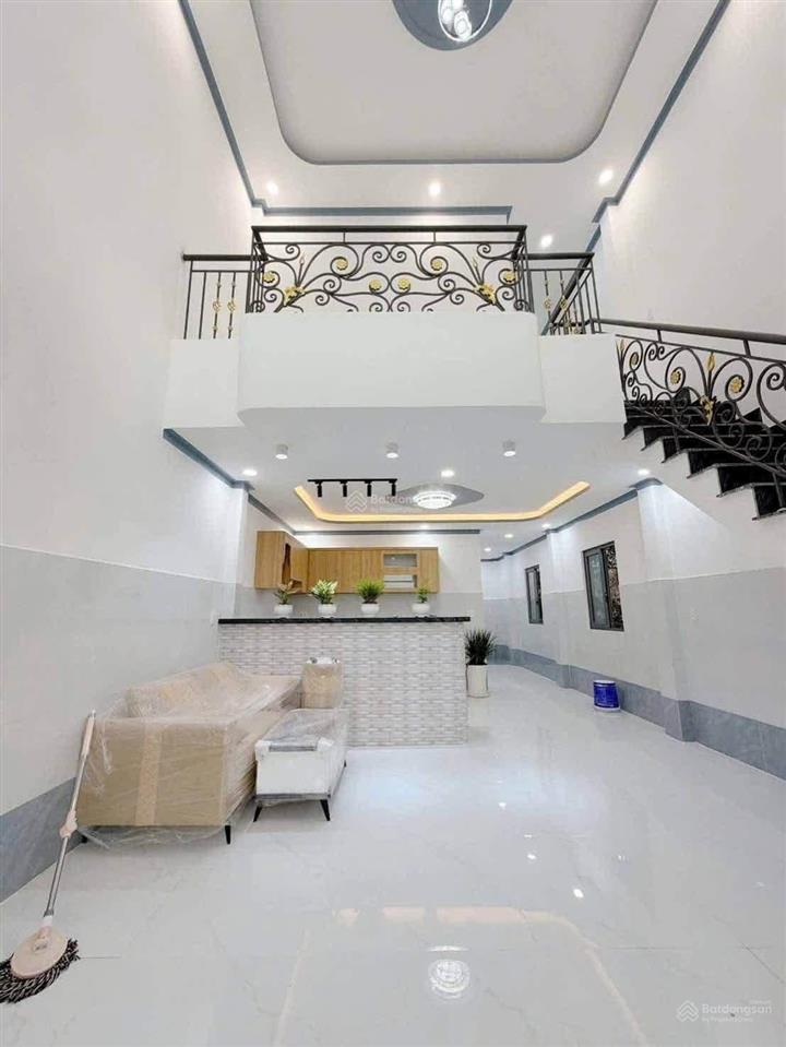 Nhà mới xây chủ gửi bán giá 1tỷ950tr,sổ riêng, còn thương lượng,hoàn công đầy đủ, tân kiên  tphcm