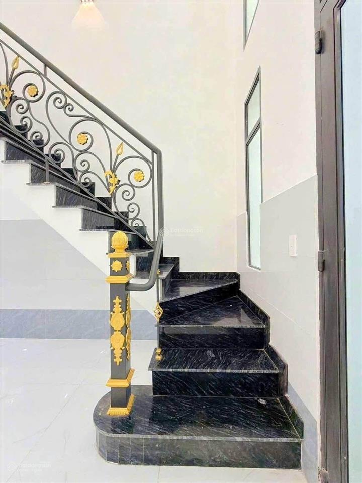 Nhà mới xây chủ gửi bán giá 1tỷ950tr,sổ riêng, còn thương lượng,hoàn công đầy đủ, tân kiên  tphcm
