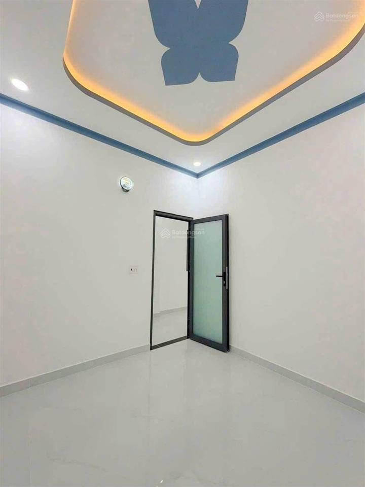 Nhà mới xây chủ gửi bán giá 1tỷ950tr,sổ riêng, còn thương lượng,hoàn công đầy đủ, tân kiên  tphcm