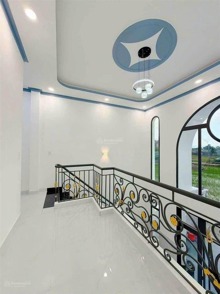 Nhà mới xây chủ gửi bán giá 1tỷ950tr,sổ riêng, còn thương lượng,hoàn công đầy đủ, tân kiên  tphcm