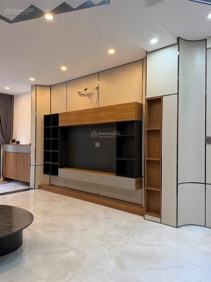 Cậu 7 nhờ bán giúp căn nhà giá 1tỷ260tr, sổ hồng riêng, giá còn thương lượng,gần chợ bờ ngựa, tphcm
