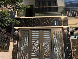 Cậu 7 nhờ bán giúp căn nhà giá 1tỷ260tr, sổ hồng riêng, giá còn thương lượng,gần chợ bờ ngựa, tphcm