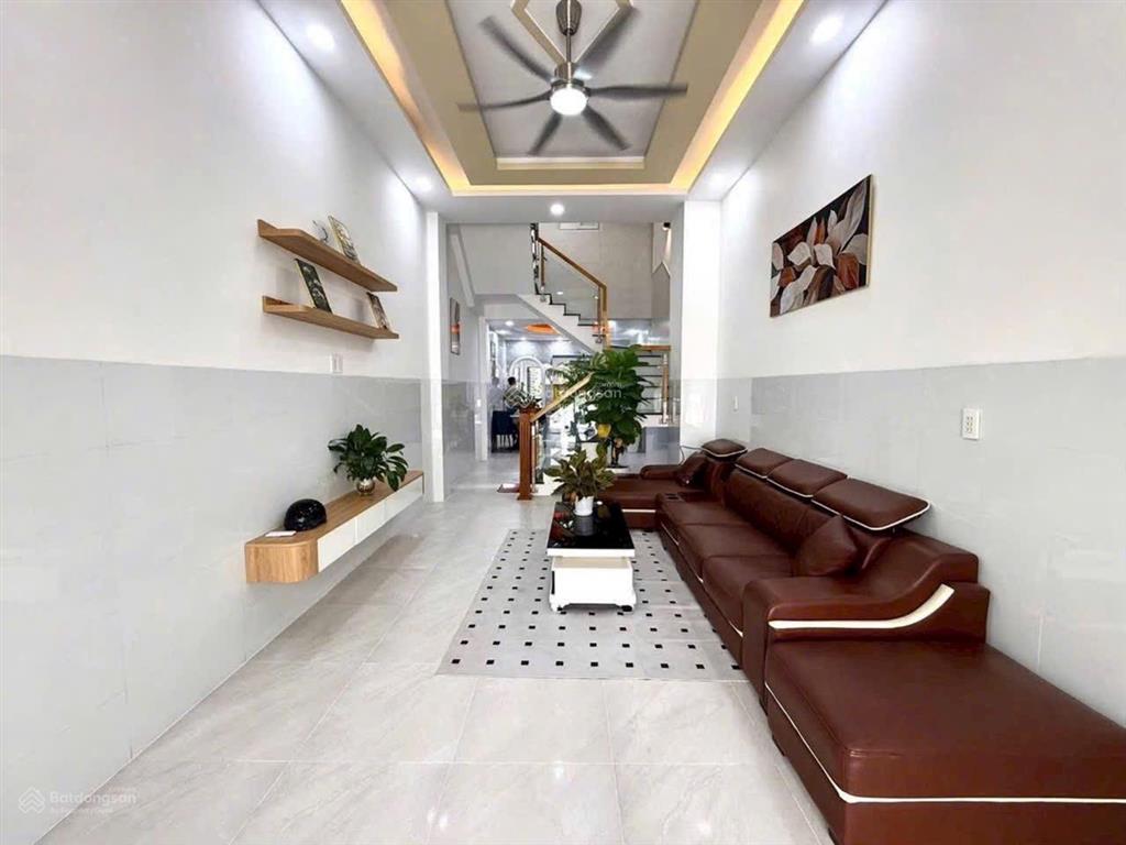 Cô 9 nhà em gửi bán nhà  1tỷ270tr  sổ hồng riêng  giá còn thương lượng  x.phong phú  tphcm.