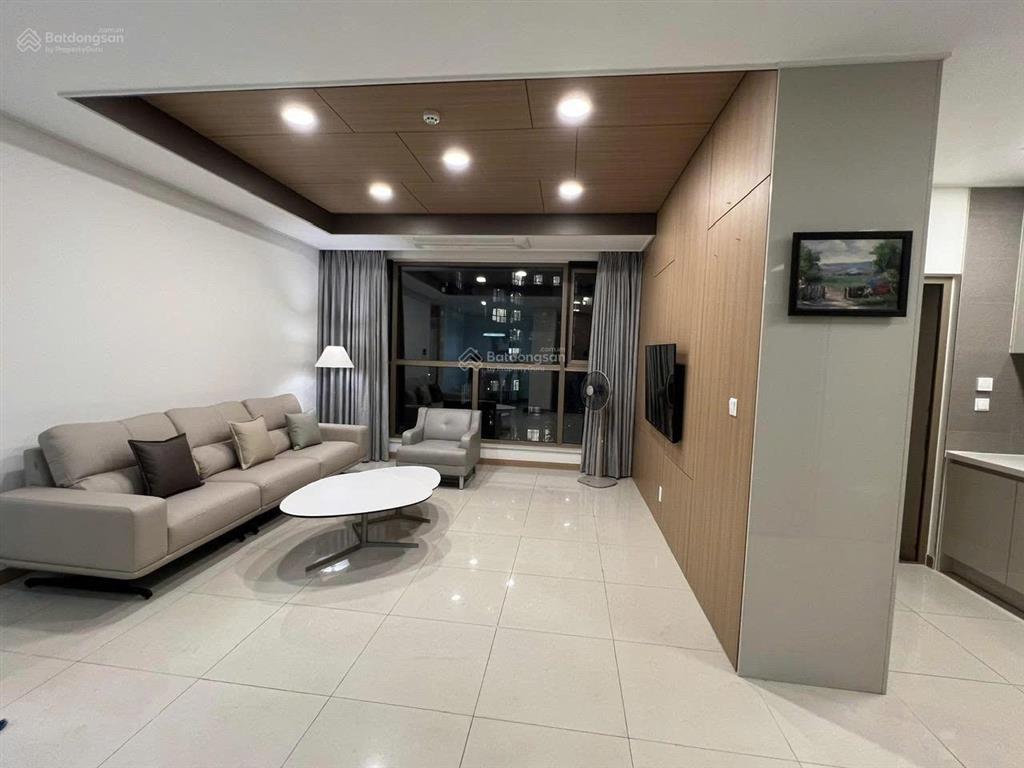 Cho thuê chcc starlake tây hồ tây, dt 106m2, 2pn, 2wc, full nội thất, giá 32tr/th có thương lượng